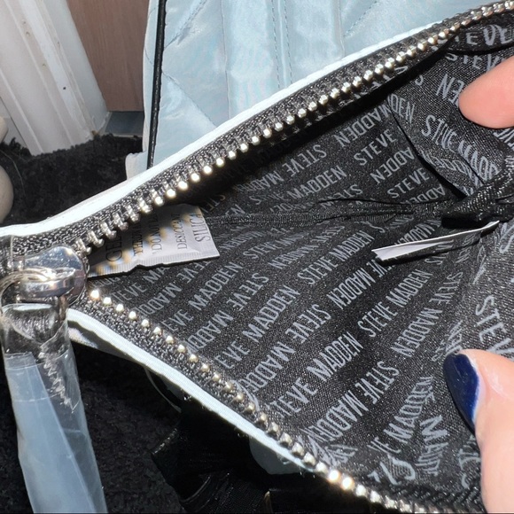 *NWT* Steve Madden Quilted Mini Backpack w/ Detachable Wristlet - Picture 16 of 16